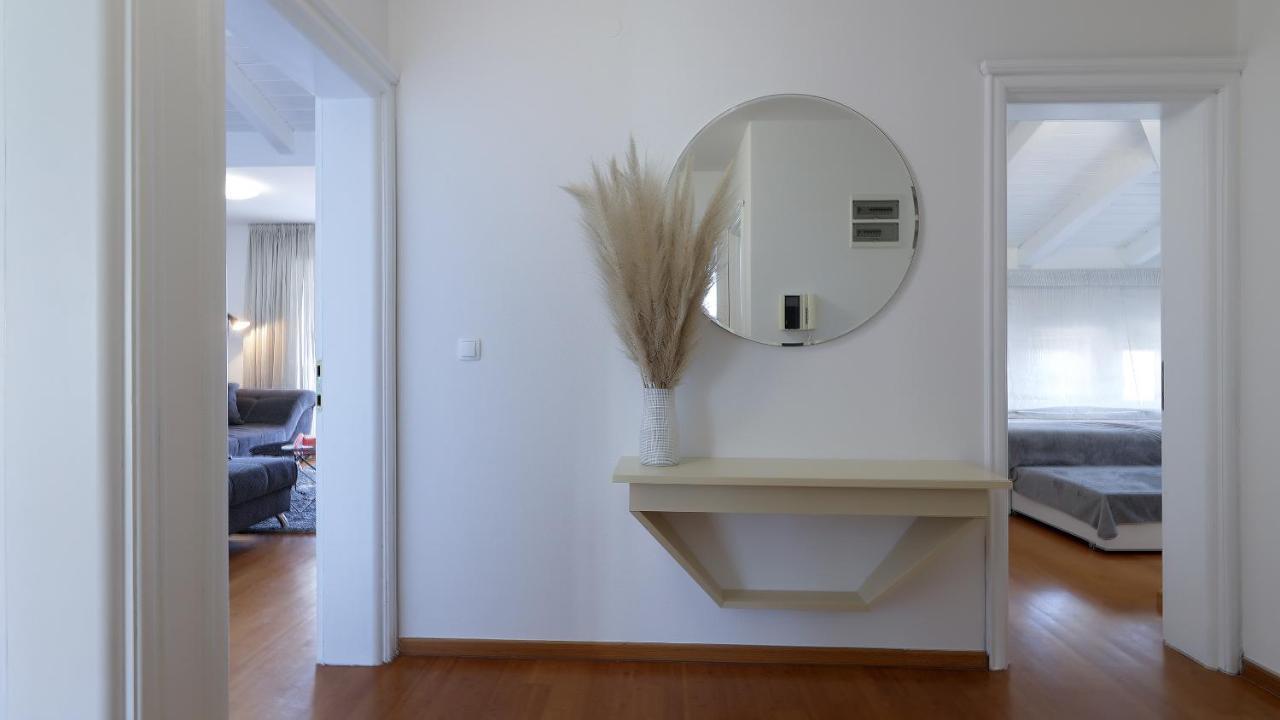 Sea View Apartment In Icici Bagian luar foto