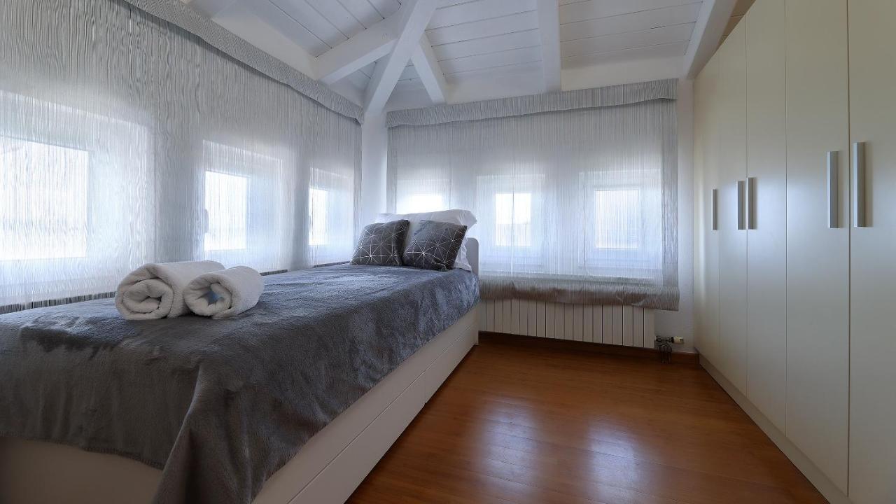 Sea View Apartment In Icici Bagian luar foto